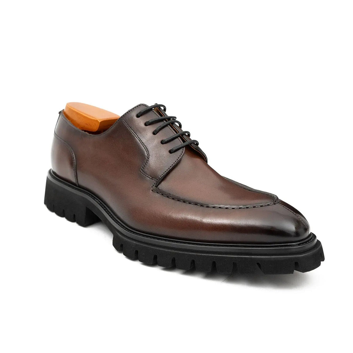 Men's Classic Brown Derby Leather Shoes with Lug Sole